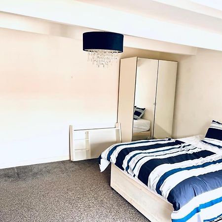 Private Room Close To Leeds University And City Centre Exteriör bild