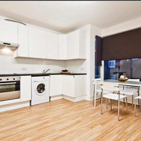 Private Room Close To Leeds University And City Centre Exteriör bild