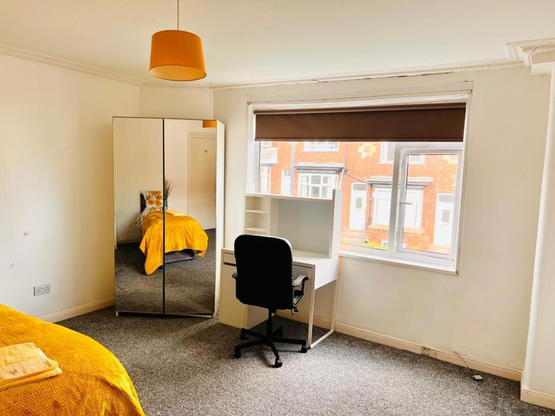 Private Room Close To Leeds University And City Centre Exteriör bild