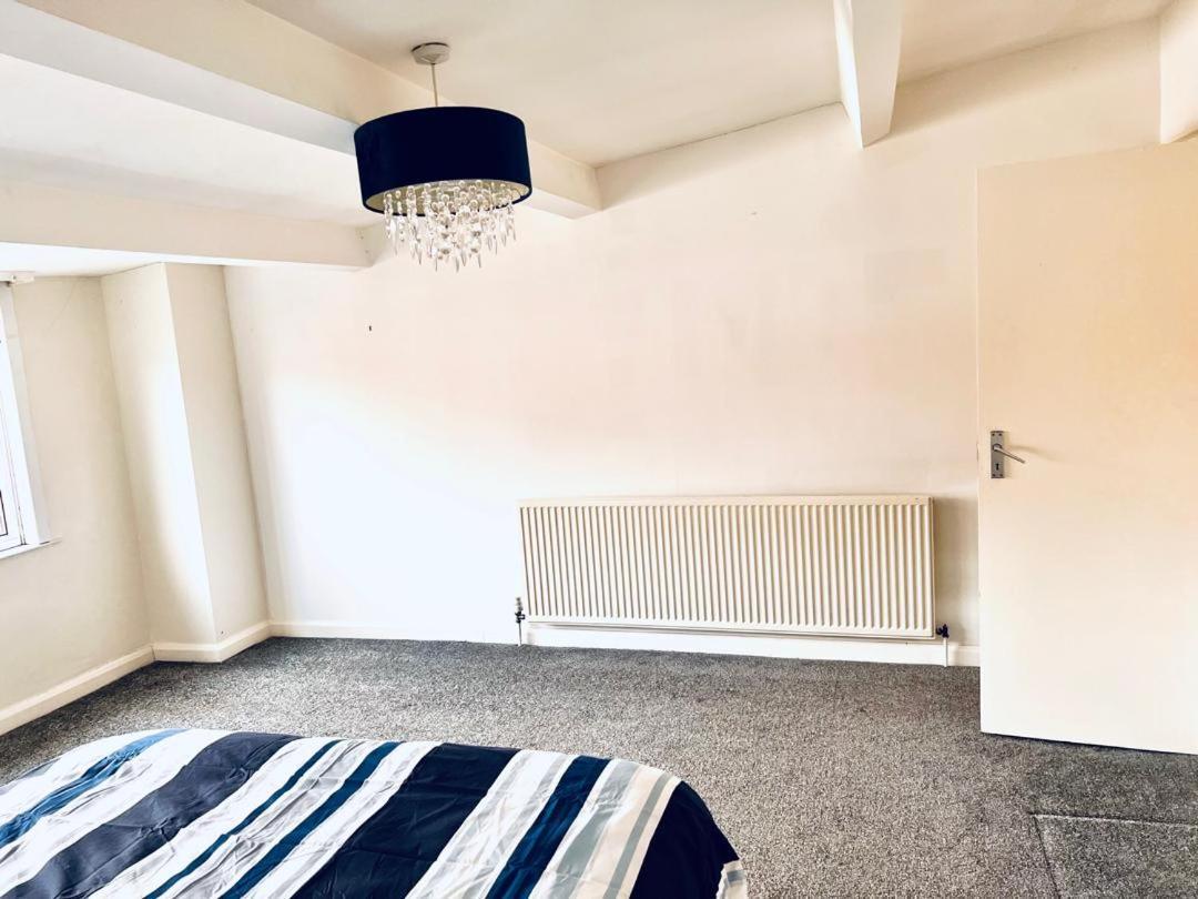 Private Room Close To Leeds University And City Centre Exteriör bild