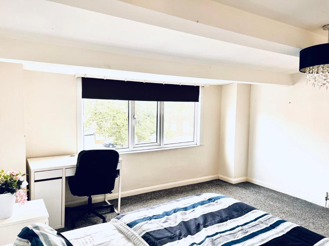 Private Room Close To Leeds University And City Centre Exteriör bild