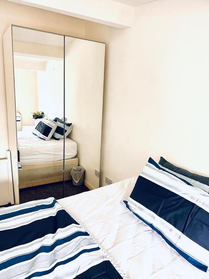 Private Room Close To Leeds University And City Centre Exteriör bild